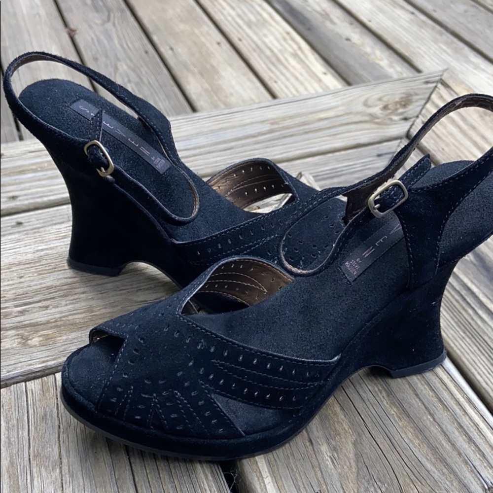 Steven by Steve Madden sandles